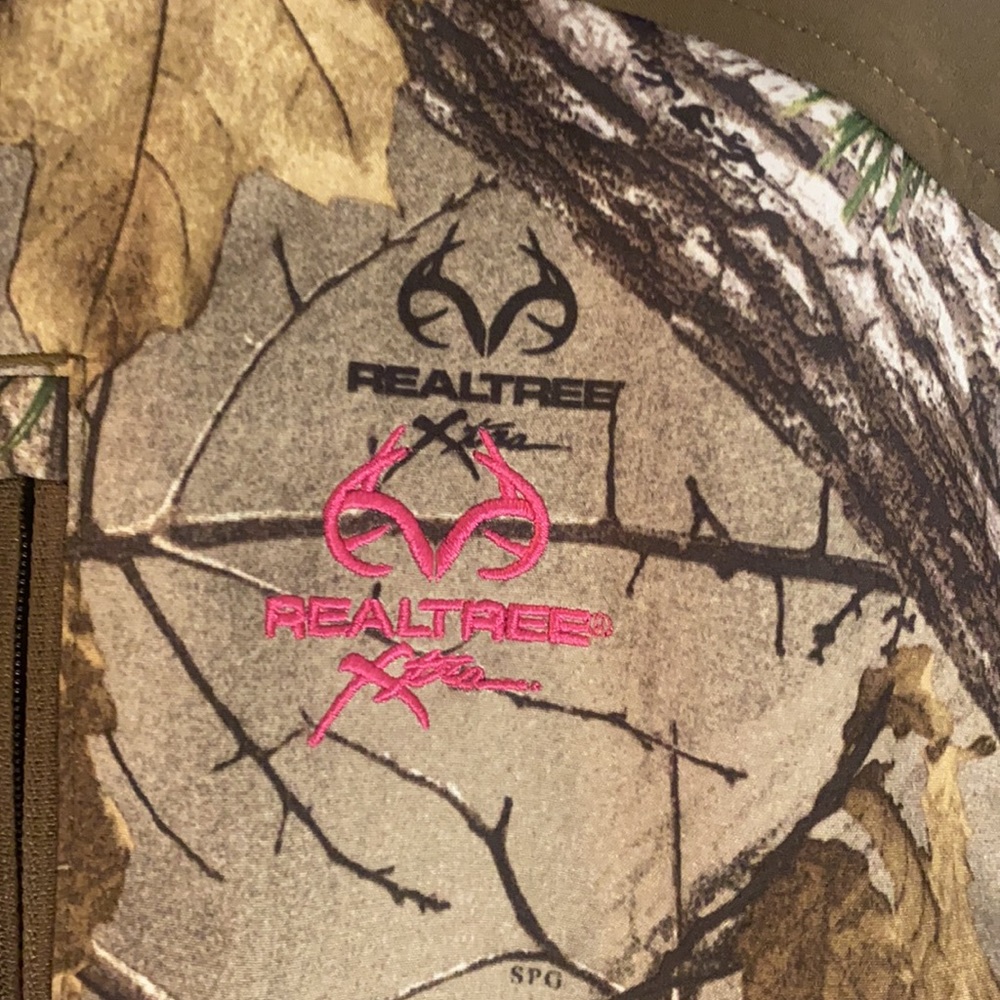 Realtree Camo jacket - Picture 2 of 5
